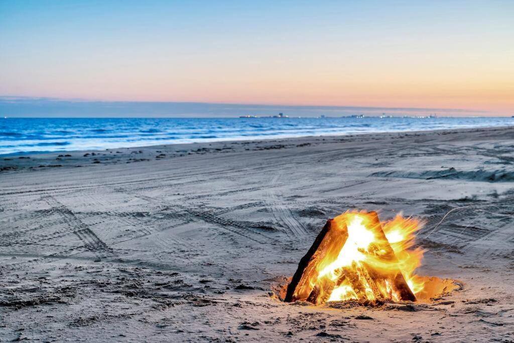 Beachfront*Spectacular View*4 Bd*Sleeps 14 Villa Bolivar Peninsula Eksteriør billede